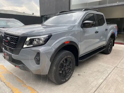 Nissan Frontier  Pro 4X 4x4 Aut usado (2022) color Gris precio $580,000