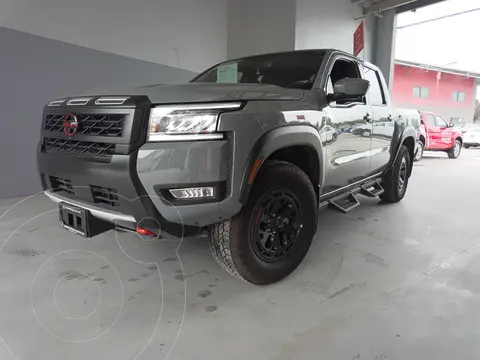 Nissan Frontier  Pro 4X 4x4 Aut usado (2025) color Gris financiado en mensualidades(enganche $325,160 mensualidades desde $15,517)