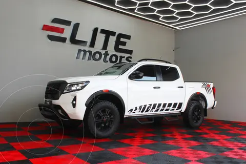 Nissan Frontier  Pro 4X 4x4 Aut usado (2023) color Blanco precio $614,900