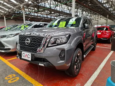 Nissan Frontier  LE Aut Platinum usado (2023) color Gris financiado en mensualidades(enganche $158,700 mensualidades desde $18,515)