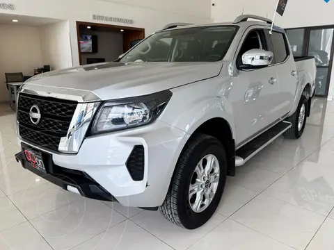 Nissan Frontier  LE usado (2024) color plateado financiado en mensualidades(enganche $157,778 mensualidades desde $12,065)