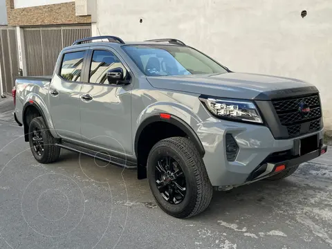 Nissan Frontier  Pro 4X 4x4 Aut usado (2022) color Gris precio $590,000