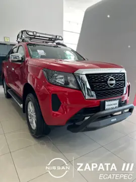 Nissan Frontier  LE Aut nuevo color Rojo precio $651,900