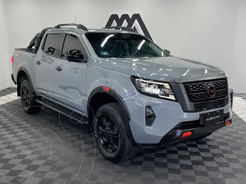 Nissan Frontier  Pro 4X 4x4 Aut usado (2023) color Gris precio $689,900