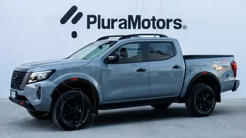 Nissan Frontier  Pro 4X 4x4 Aut usado (2023) color Gris precio $649,000