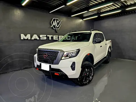 Nissan Frontier Pro 4X 4x4 Aut usado (2023) color Blanco precio $658,000