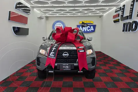 Nissan Frontier  LE usado (2024) color Plata precio $534,900