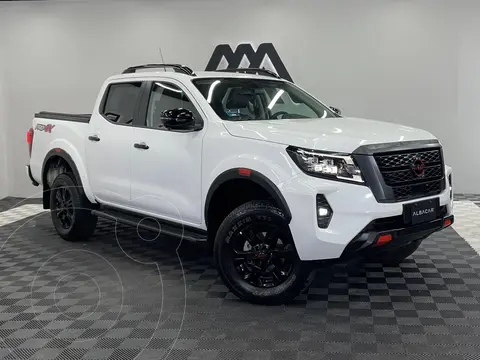 Nissan Frontier  Pro 4X 4x4 Aut usado (2023) color Blanco precio $647,999