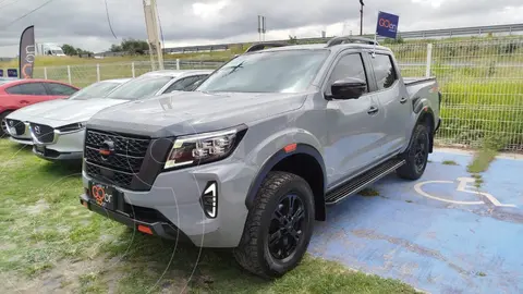 Nissan Frontier  Pro 4X 4x4 Aut usado (2022) color Gris precio $605,000