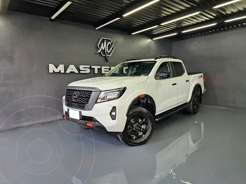 Nissan Frontier  Pro 4X 4x4 Aut usado (2023) color Blanco precio $644,000