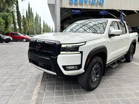 Nissan Frontier  Pro 4X 4x4 Aut usado (2025) color Blanco financiado en mensualidades(enganche $170,500 mensualidades desde $19,141)