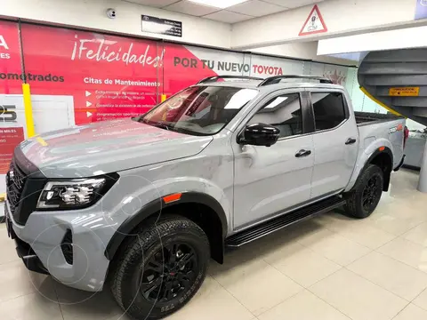 Nissan Frontier  Pro 4X 4x4 Aut usado (2022) color Gris precio $565,000