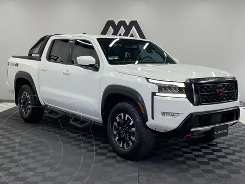 Nissan Frontier  Pro 4X 4x4 Aut usado (2023) color Blanco precio $697,999