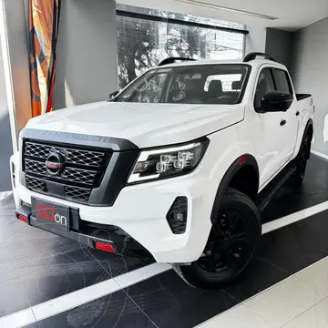 Nissan Frontier  Pro 4X 4x4 Aut usado (2021) color Blanco financiado en mensualidades(enganche $145,788 mensualidades desde $11,148)