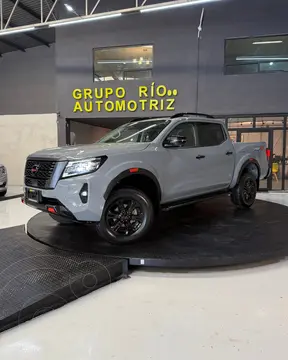 Nissan Frontier  Pro 4X 4x4 Aut usado (2022) color Gris financiado en mensualidades(enganche $67,252 mensualidades desde $14,179)