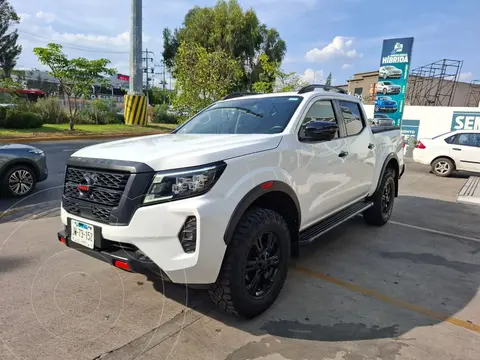 Nissan Frontier  Pro 4X 4x4 Aut usado (2021) color Blanco precio $498,000