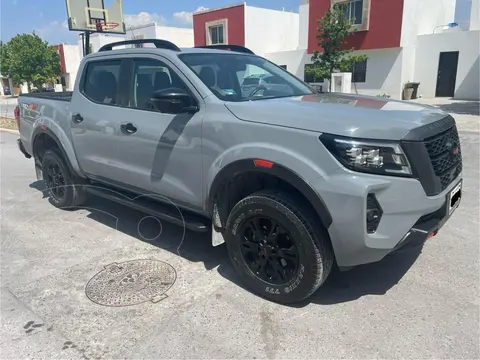 Nissan Frontier  Pro 4X 4x4 Aut usado (2021) color Gris precio $570,000