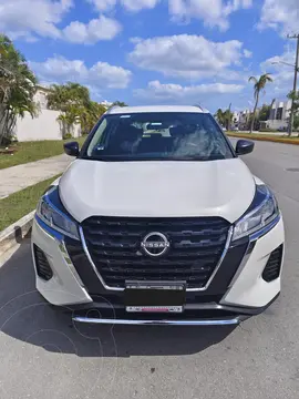 Nissan Kicks Play Advance usado (2024) color Blanco precio $319,000