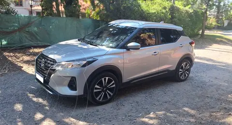 Nissan Kicks Advance CVT usado (2022) color Gris Plata  financiado en cuotas(anticipo $8.500.000 cuotas desde $645.000)