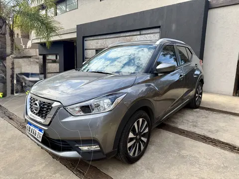 Nissan Kicks Exclusive CVT usado (2018) color Gris precio $23.500.000