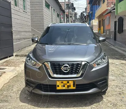 Nissan Kicks Sense usado (2019) color Gris precio $65.500.000