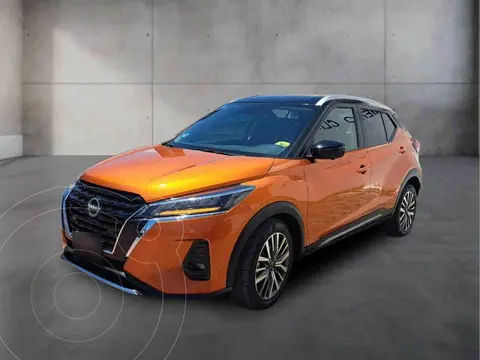 Nissan Kicks Platinum Bi-tono Aut usado (2022) color Naranja precio $349,000