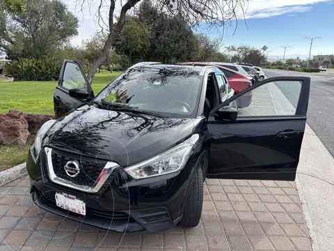 Nissan Kicks Sense usado (2018) color Negro precio $200,000