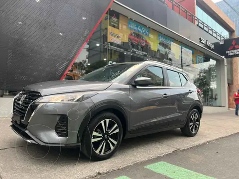 Nissan Kicks Advance Aut usado (2024) color Gris precio $325,000