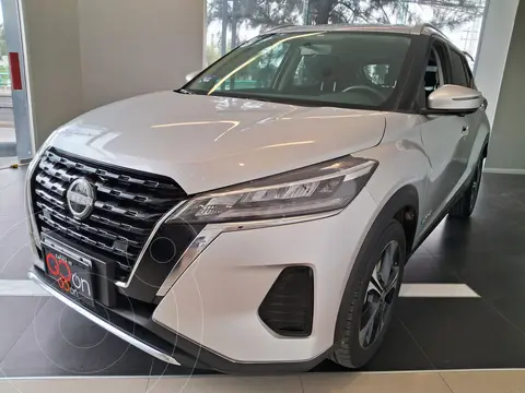Nissan Kicks Advance Aut usado (2024) color plateado financiado en mensualidades(enganche $126,712 mensualidades desde $9,690)