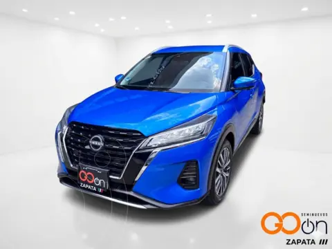 Nissan Kicks Platinum Aut usado (2024) color NIS AZUL ZAFIRO precio $389,000