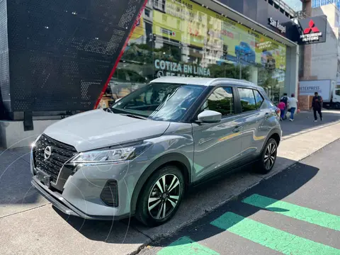 Nissan Kicks Advance Aut usado (2024) color Gris precio $369,000