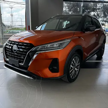 Nissan Kicks Platinum Aut usado (2023) color Naranja precio $410,611