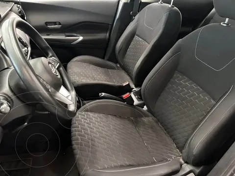 Nissan Kicks Advance usado (2022) color Gris precio $330,000