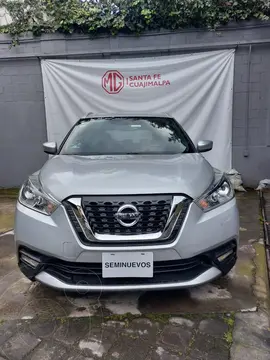 Nissan Kicks Advance Aut usado (2020) color plateado precio $265,000