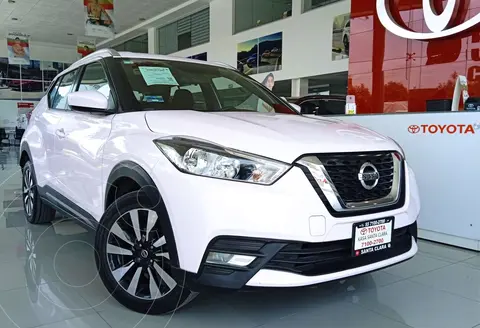 Nissan Kicks Advance Aut usado (2020) color rosa claro precio $315,000