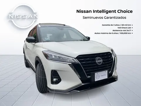 Nissan Kicks advance usado (2024) color BLANCO BITONO precio $509,900