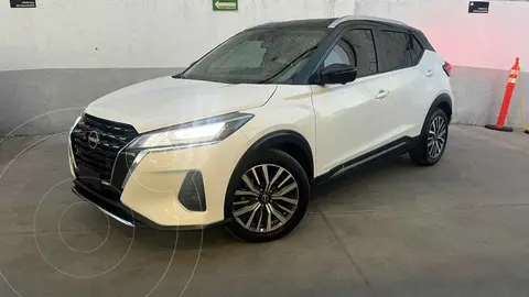 Nissan Kicks Platinum Bi-tono Aut usado (2023) color Blanco precio $419,000