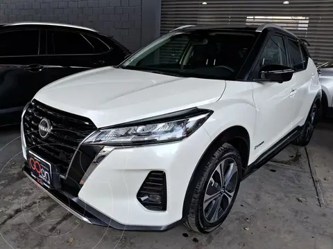 Nissan Kicks Platinum Aut usado (2023) color Blanco financiado en mensualidades(enganche $111,725 mensualidades desde $8,544)