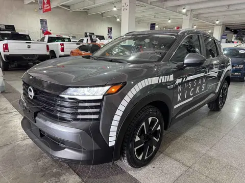 Nissan Kicks Advance usado (2025) color Gris precio $480,000
