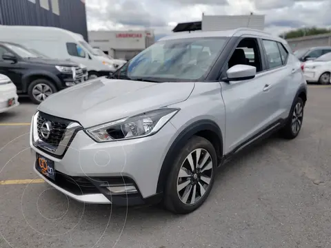 Nissan Kicks Advance Aut usado (2020) color plateado precio $324,000