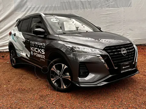 Nissan Kicks Platinum Aut usado (2024) color Gris precio $485,900