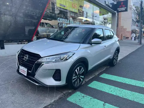 Nissan Kicks Advance Aut usado (2024) color Plata precio $349,000