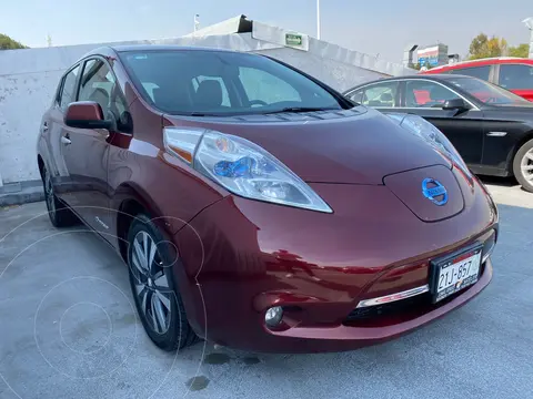 Nissan Leaf 30 kW usado (2017) color Rojo precio $409,800