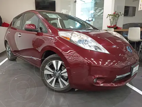 Nissan Leaf 24 kW usado (2017) color Rojo precio $299,000