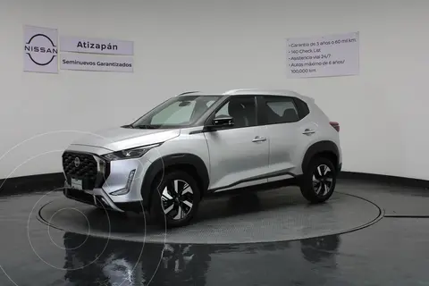 Nissan Magnite Advance usado (2025) color plateado precio $310,000