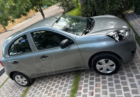 Nissan March Active usado (2020) color Gris precio $16.800.000