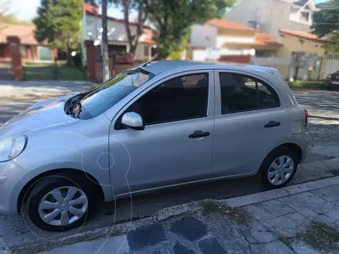 Nissan March Visia usado (2013) color Gris Plata  precio $9.700.000