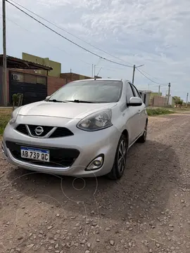 Nissan March Advance Media Tech Aut usado (2017) color Gris Plata  precio $17.500.000