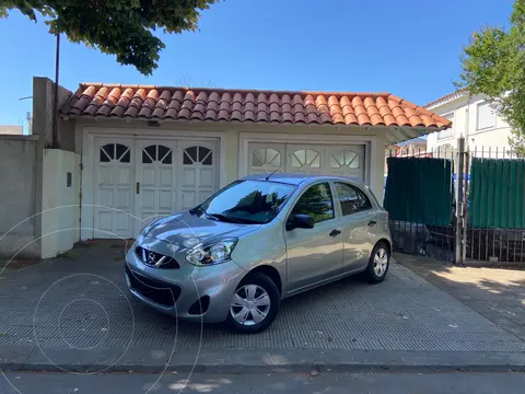 Nissan March Active usado (2018) color Gris Plata  precio $12.800.000