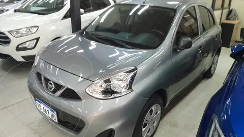 Nissan March Active usado (2017) color Gris Plata  precio $16.500.000